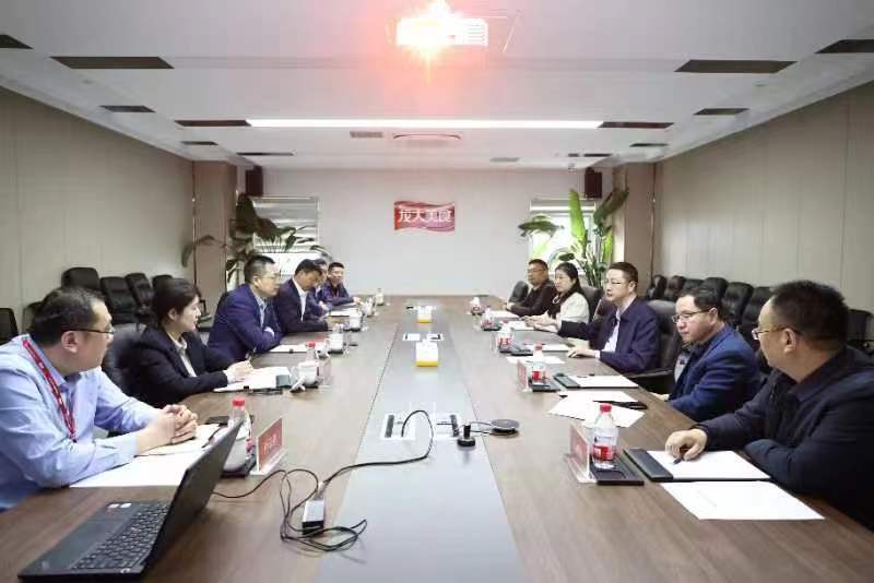 巴中市恩阳区委副书记、区长何奎一行到访天辰娱乐