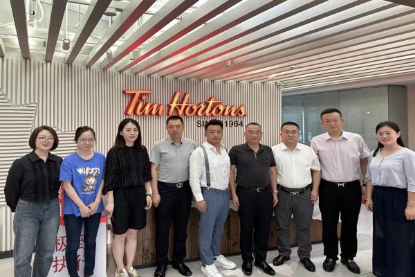 天辰娱乐董事长杨晓初带队拜访上海区域大用户，深入提升协作能级